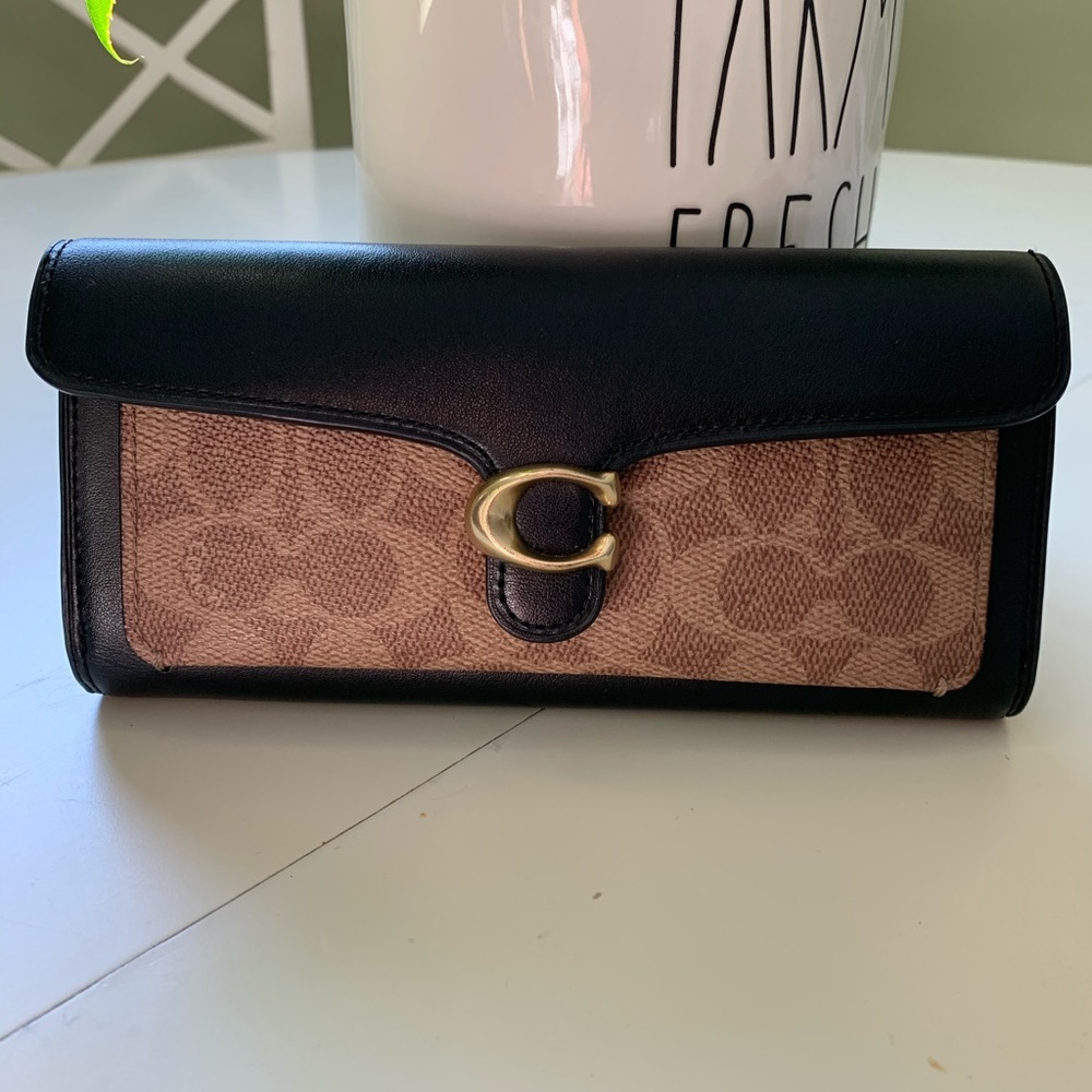 Coach Signature Long Tabby Wallet